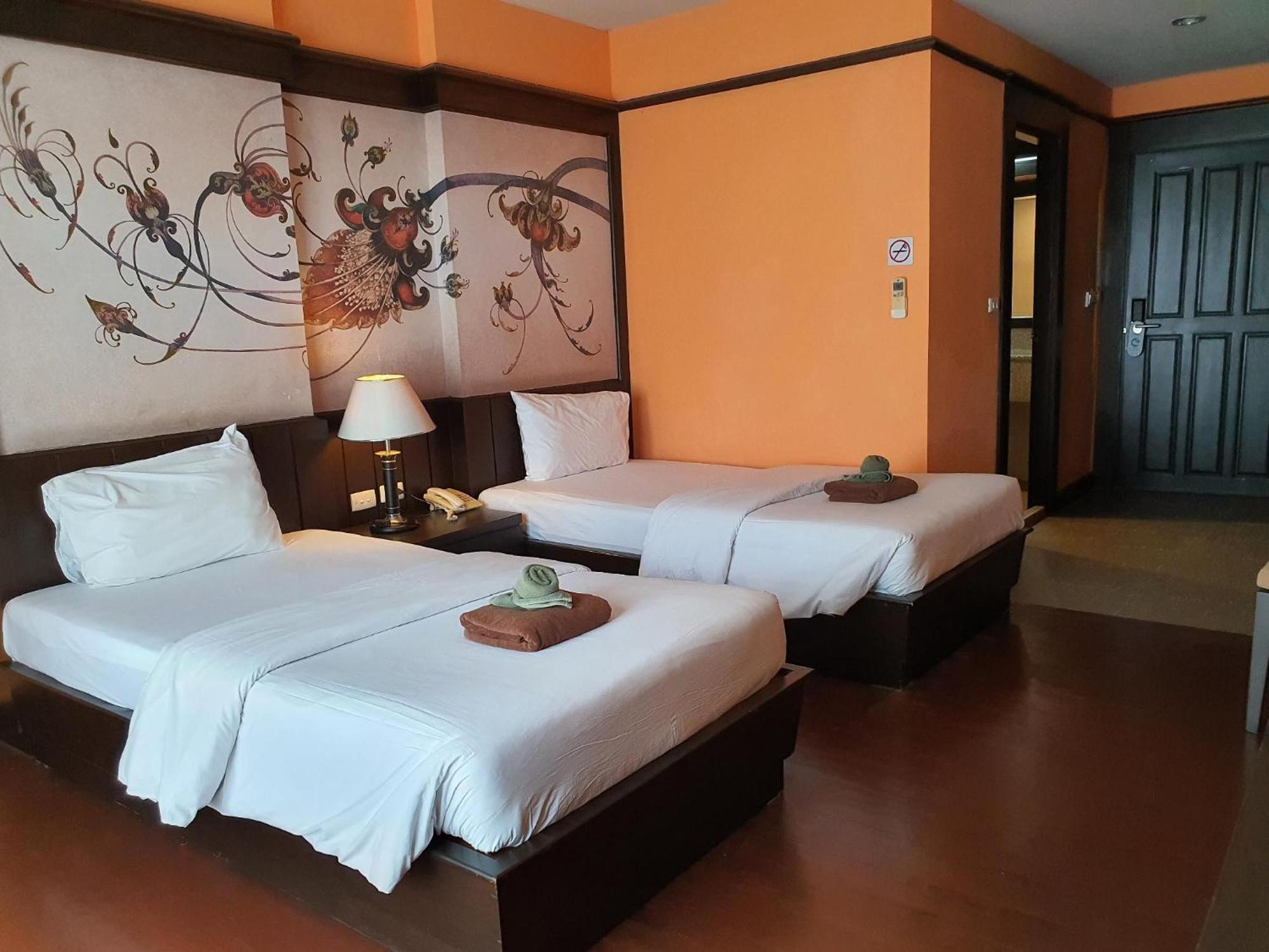 Sarita Cha Let And Spa Pantai Jomtien Bagian luar foto