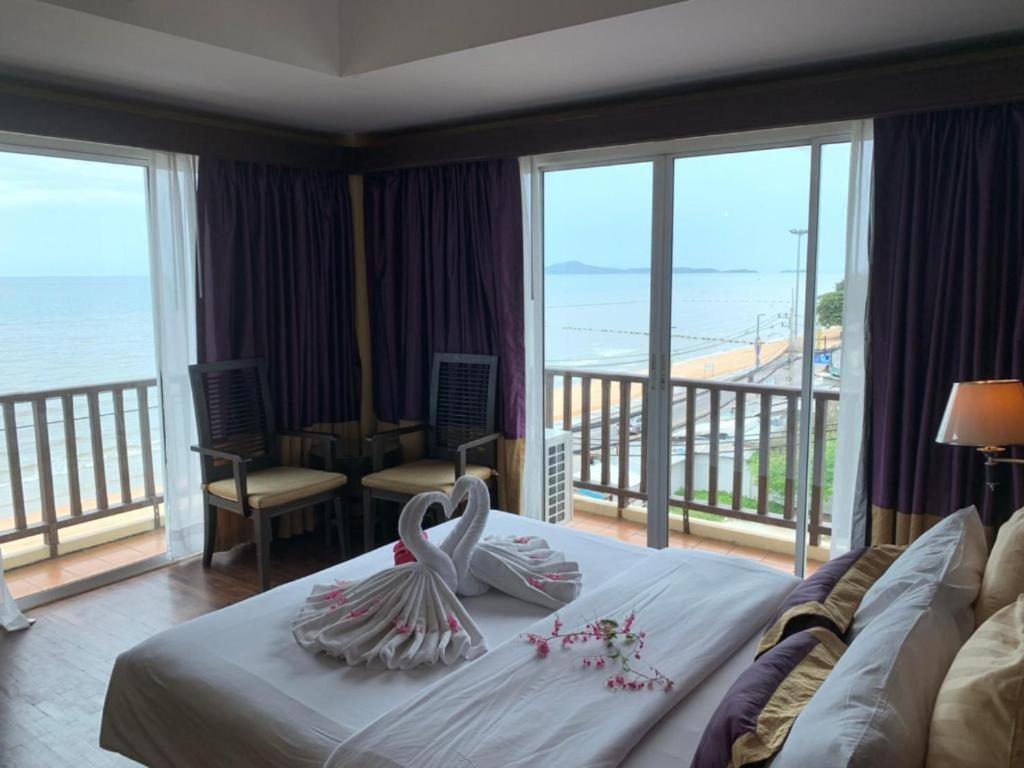 Sarita Cha Let And Spa Pantai Jomtien Bagian luar foto