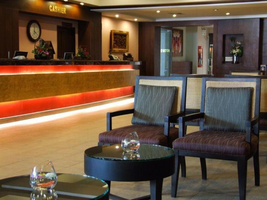 Sarita Cha Let And Spa Pantai Jomtien Bagian luar foto